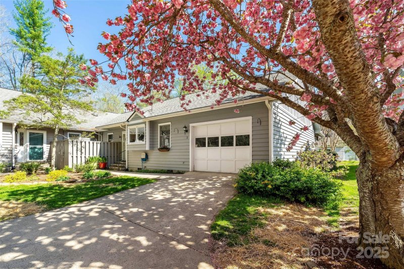 Property image 4 of 2 Llama Vista Court in Llama Vista, Black Mountain, NC 28711