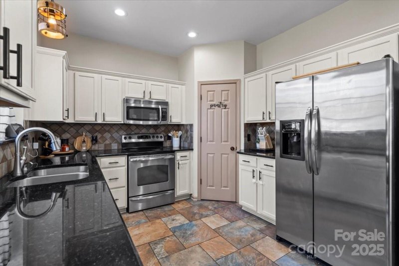 Property image 2 of 6645 Allness Glen Lane in Highland Creek, Charlotte, NC 28269