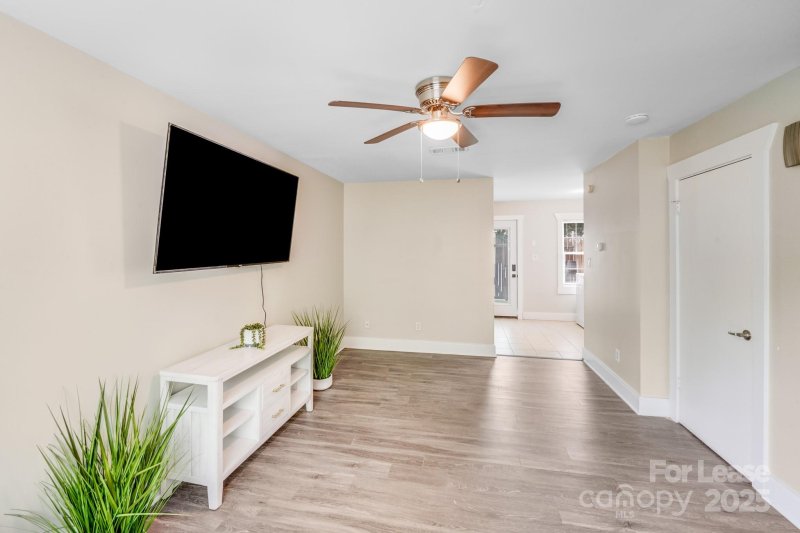 Property image 3 at 638 Chipley Avenue, Charlotte, NC 28205