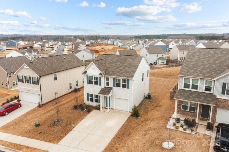 Property image 3 of 111 Buoy Lane in Hidden Lakes, Statesville, NC 28677