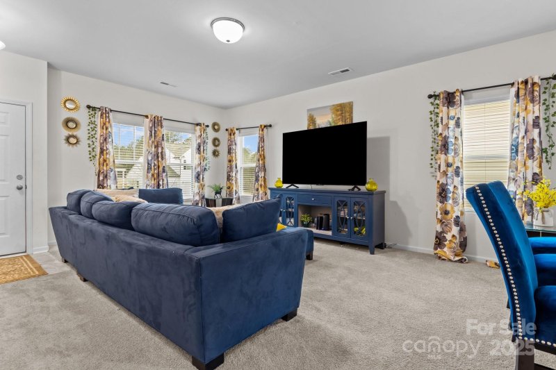 Property image 4 of 111 Buoy Lane in Hidden Lakes, Statesville, NC 28677