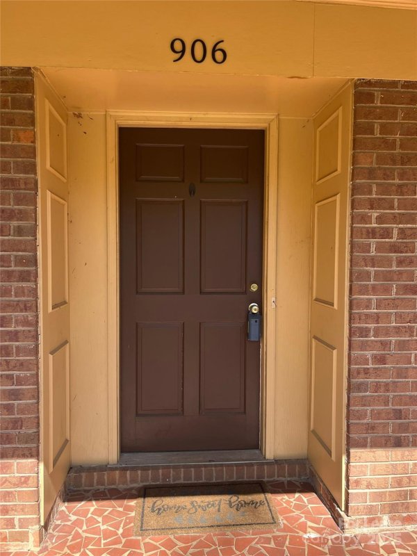 Property image 5 at 906 Mclaughlin Drive, Charlotte, NC 28212