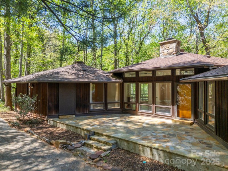 320 Hillswick Road