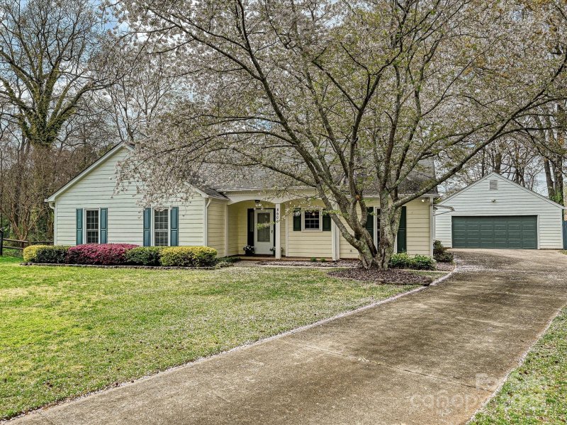 Property image 2 at 8604 Doe Run Road, Charlotte, NC 28277