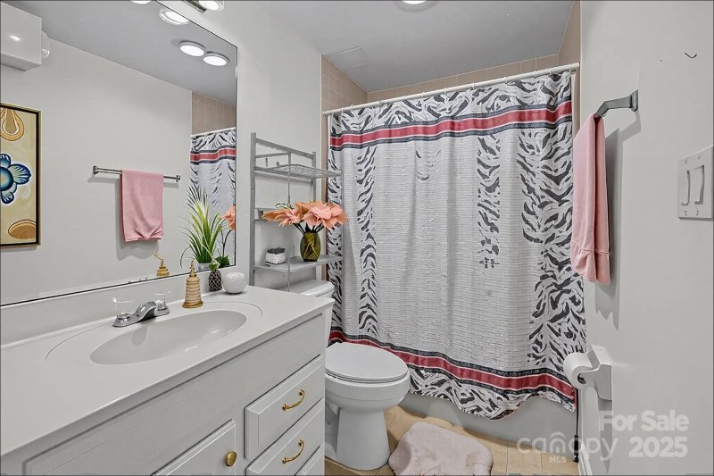 Property image 5 of 1832 J Julian Lane in Northampton, Charlotte, NC 28208