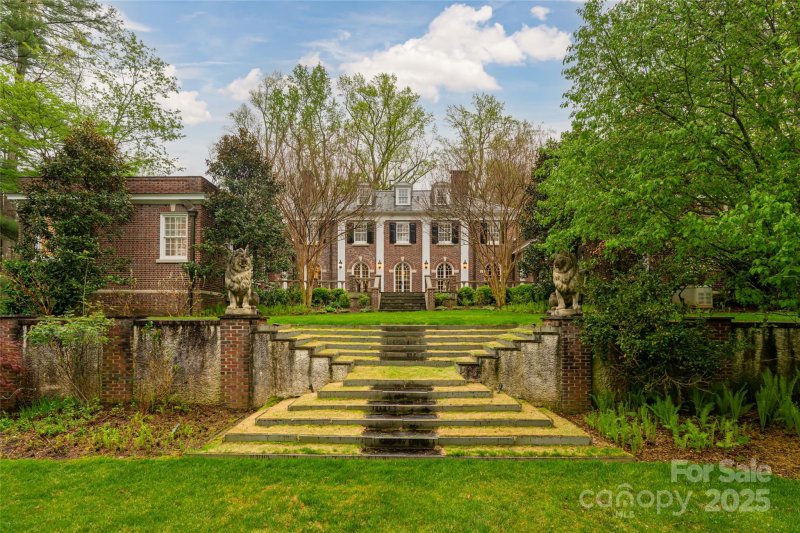 Property image 3 of 31 Busbee Road in Biltmore Forest, Asheville, NC 28803