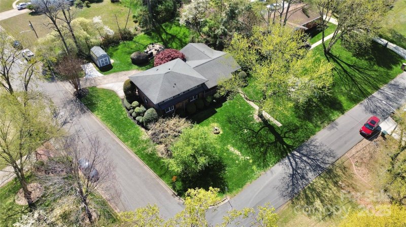 Property image 5 of 501 Eastwood Drive in Gardner Park, Gastonia, NC 28054