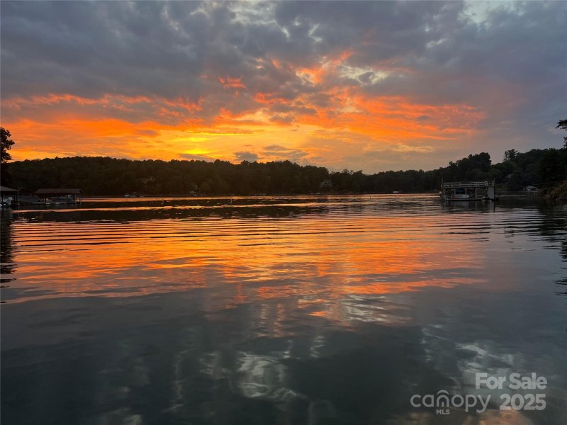 1600 Lillians Point Court