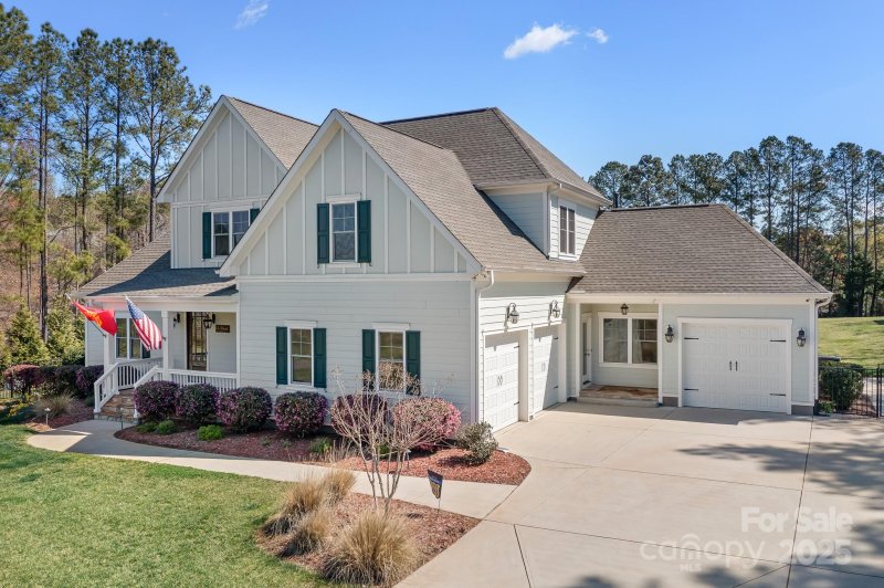 Property image 3 at 127 Castle Drive, Mooresville, NC 28117