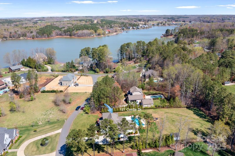 Property image 4 at 127 Castle Drive, Mooresville, NC 28117