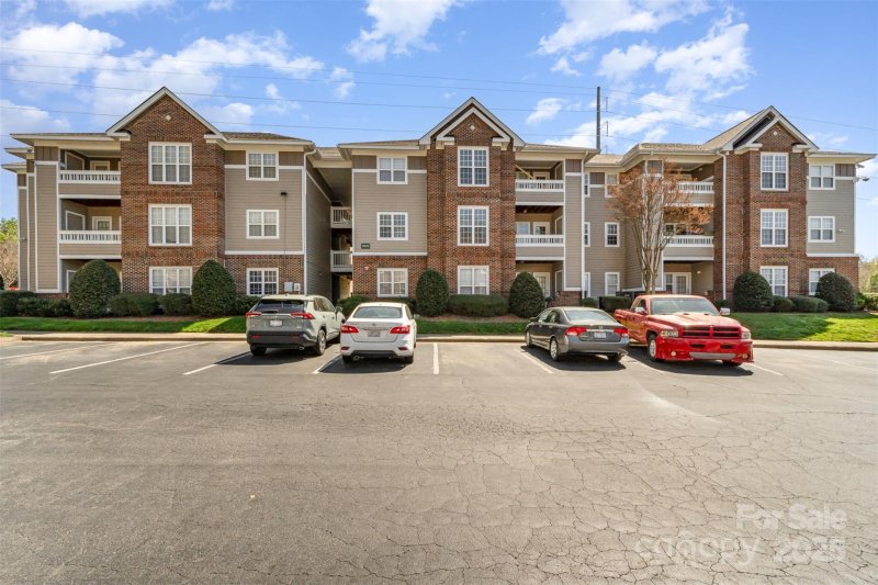 Property image 2 at 9810 Campus Walk Lane, Charlotte, NC 28262