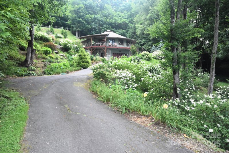 Property image 4 at 140 Slim Ridge, Maggie Valley, NC 28751