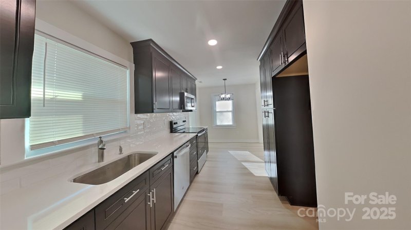 Property image 4 at 757 Bilmark Avenue, Charlotte, NC 28213