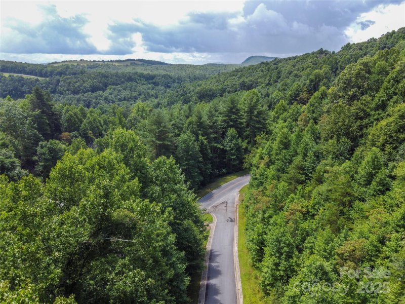 Property image 3 of Lot 13 E Splitrail Drive in Splitrail, Hendersonville, NC 28792