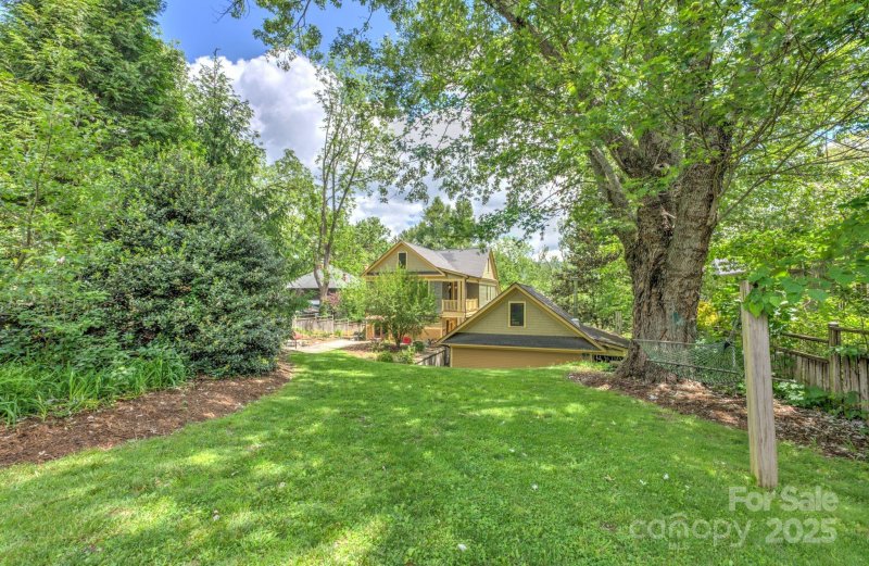 Property image 3 at 156 Cumberland Avenue, Asheville, NC 28801