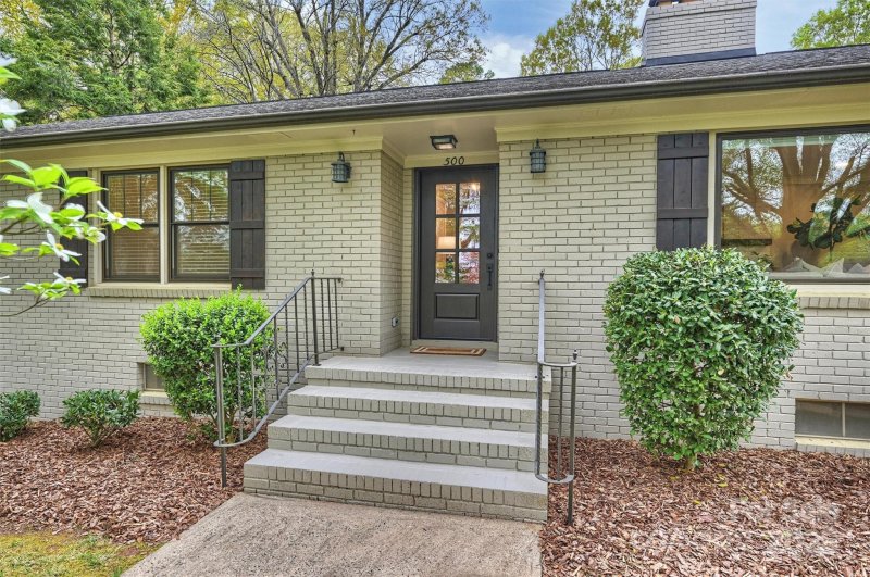 Property image 2 at 500 Lansdowne Road, Charlotte, NC 28270