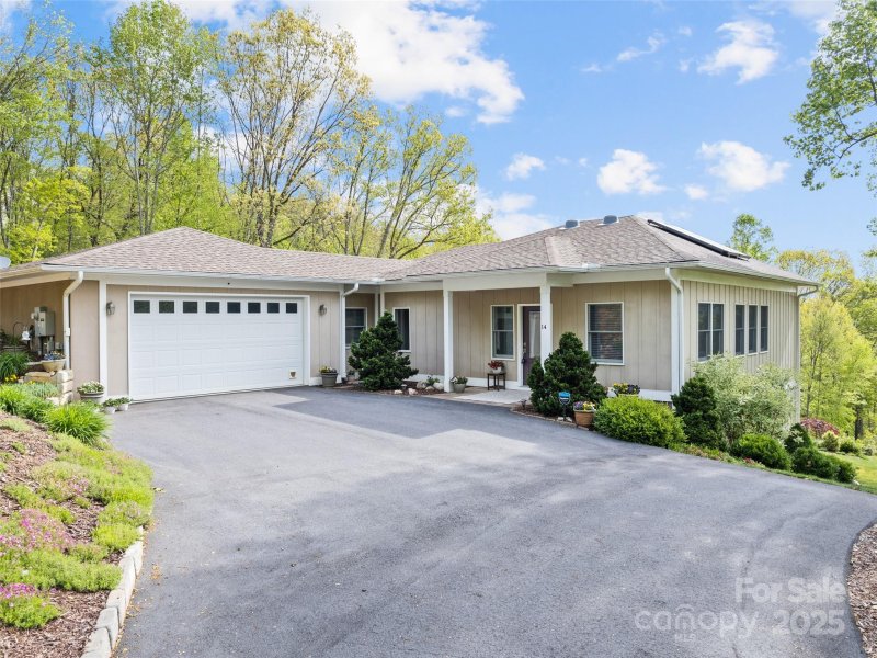 Property image 2 of 14 Chandra Lane in Mount Soma, Clyde, NC 28721