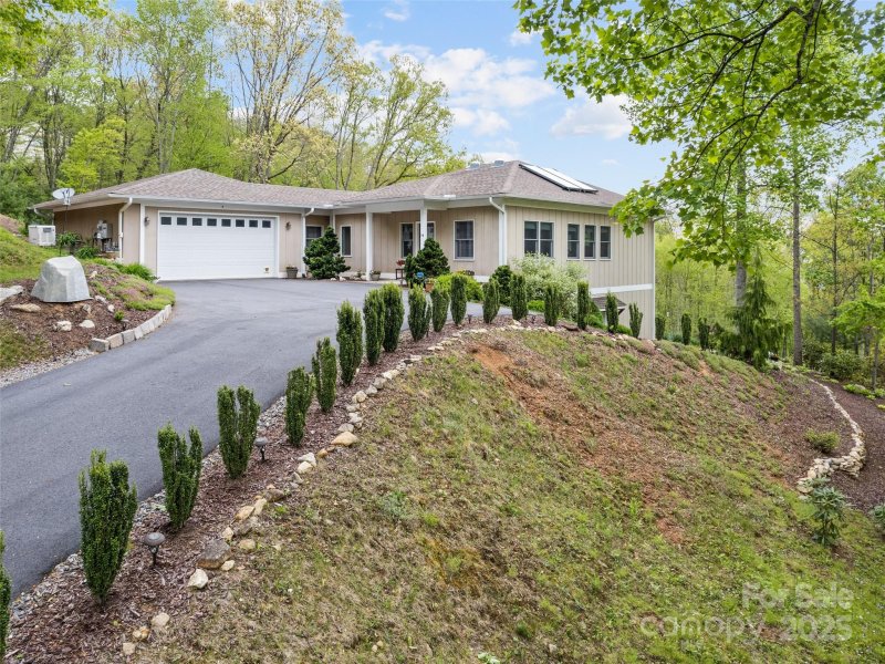 Property image 5 of 14 Chandra Lane in Mount Soma, Clyde, NC 28721