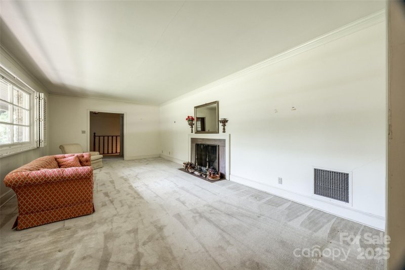 Property image 4 at 3330 Foxcroft Road, Charlotte, NC 28211