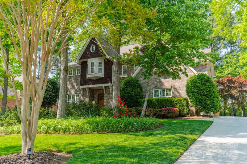 Property image 3 of 4599 Rustling Woods Drive in Sailview, Denver, NC 28037