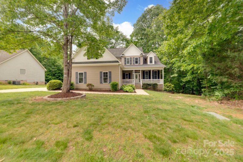 Property image 2 at 6414 Winding Creek Lane, Denver, NC 28037