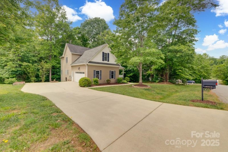 Property image 3 at 6414 Winding Creek Lane, Denver, NC 28037