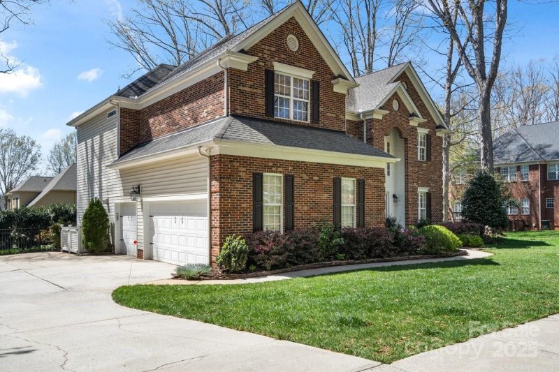 Property image 2 at 16123 Chiltern Lane, Huntersville, NC 28078