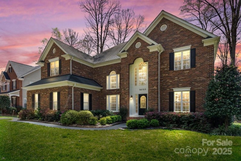 Property image 3 at 16123 Chiltern Lane, Huntersville, NC 28078