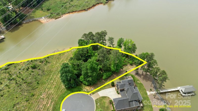 Property image 2 of 6056 Headlands Court in Reflection Pointe, Belmont, NC 28012