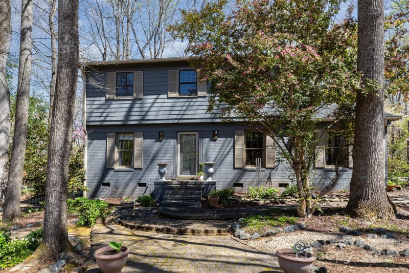 Property image 2 at 929 Autumnwood Lane, Charlotte, NC 28213