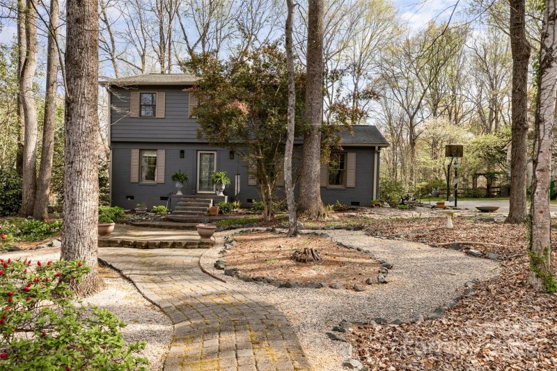 Property image 3 at 929 Autumnwood Lane, Charlotte, NC 28213