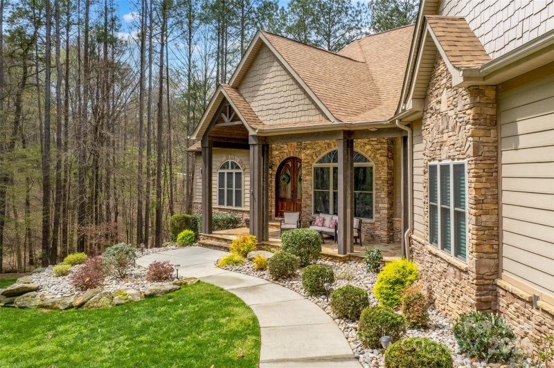 Property image 3 at 135 Frostcliff Lane, Mooresville, NC 28117