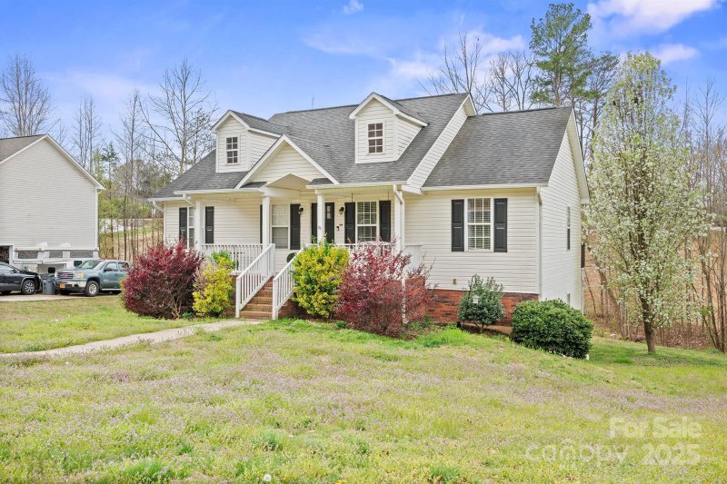 Property image 3 of 123 Scotch Irish Lane in Meadow Glen, Troutman, NC 28166