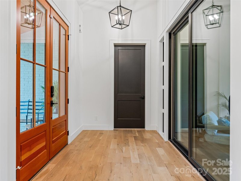 Property image 4 at 165 Robinhood Road, Asheville, NC 28804