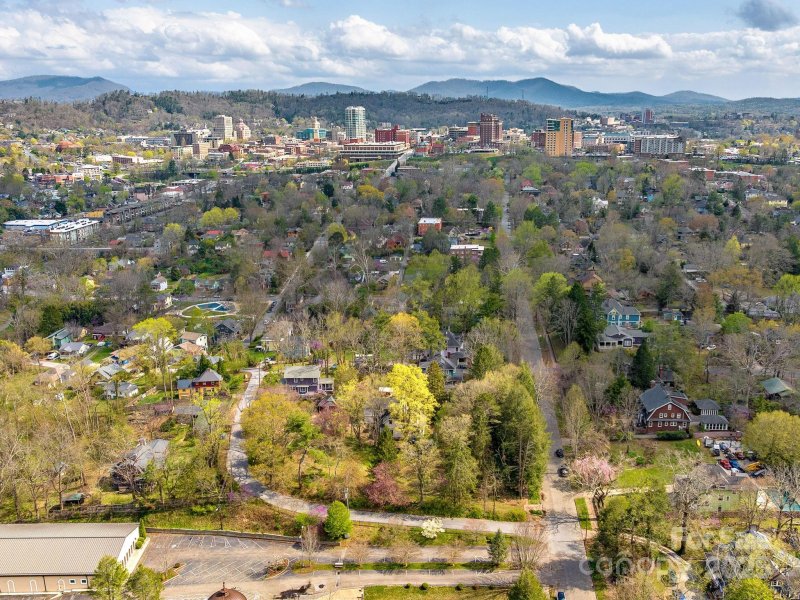 Property image 3 at 99999 Cumberland Avenue, Asheville, NC 28801