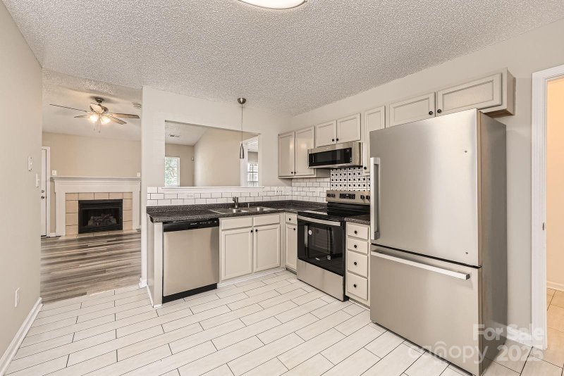 Property image 2 at 3023 Fairglen Road, Charlotte, NC 28269