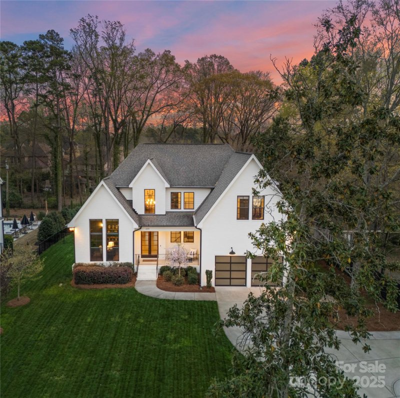 Property image 4 at 209 Sardis Lane, Charlotte, NC 28270