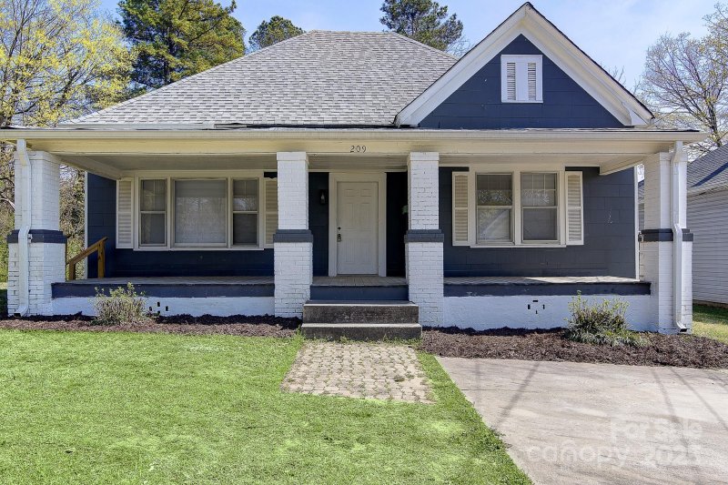 Property image 2 at 209 N Yadkin Avenue, Spencer, NC 28159