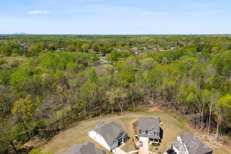 Property image 5 of 7500 Happy Hollow Drive in Meadow Vista, Mint Hill, NC 28227