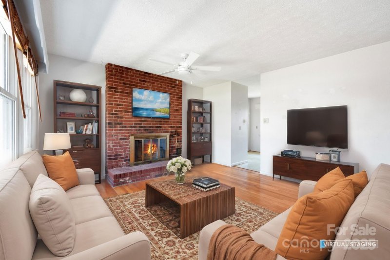 Property image 3 at 101 Arco Road, Asheville, NC 28805