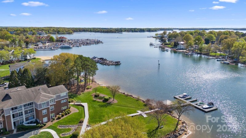 Property image 2 of 7844 Village Harbor Drive in Villages At Harborside, Cornelius, NC 28031