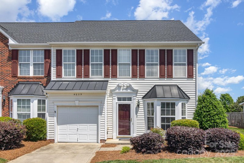 4039 Holly Villa Circle