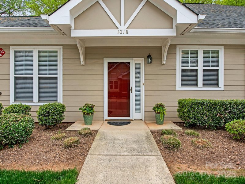 Property image 2 at 1018 Davant Lane, Charlotte, NC 28209