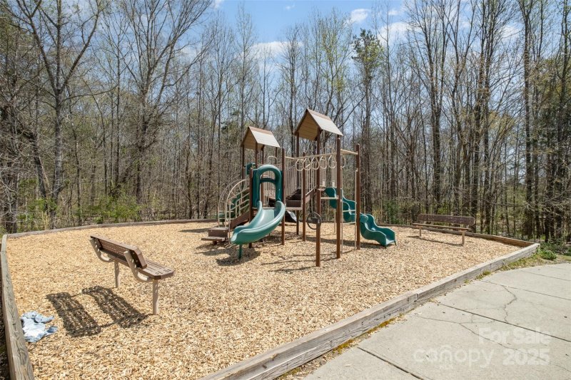 Property image 4 at 9422 Ridgeforest Drive, Charlotte, NC 28277