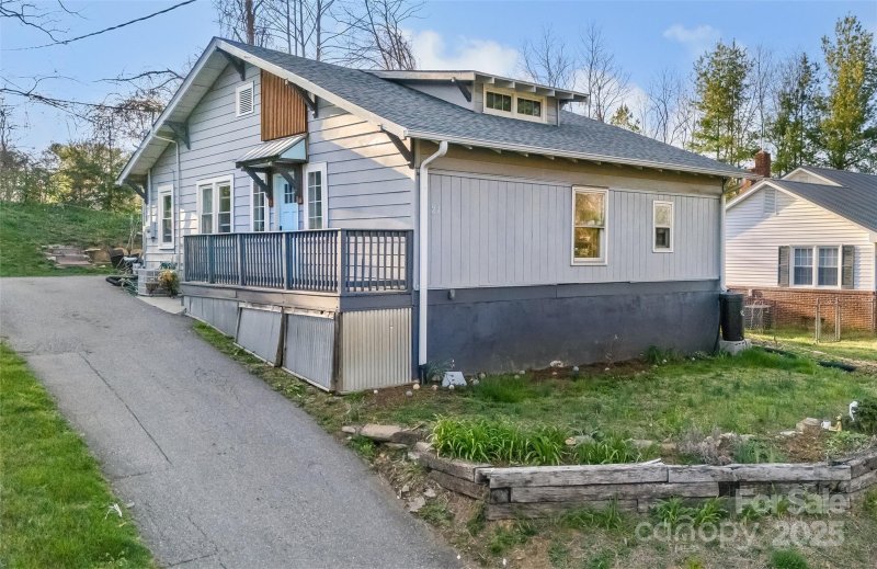 Property image 2 of 21 Hilldale Road in Oakley, Asheville, NC 28803