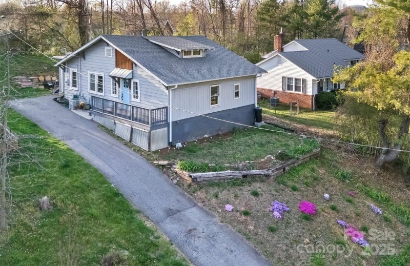 Property image 3 of 21 Hilldale Road in Oakley, Asheville, NC 28803