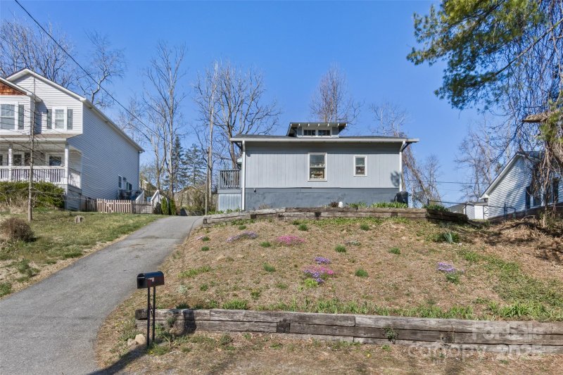 Property image 5 of 21 Hilldale Road in Oakley, Asheville, NC 28803