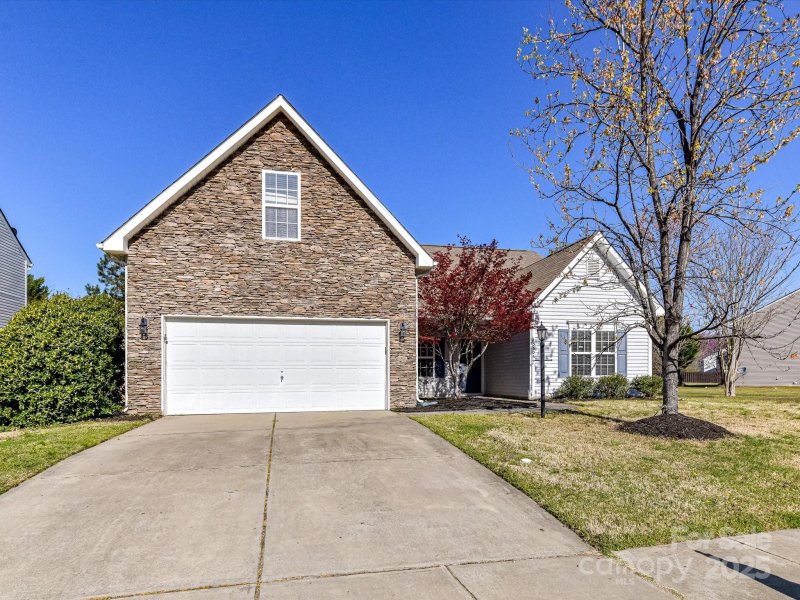 Property image 4 at 15506 Lakepoint Forest Drive, Charlotte, NC 28278