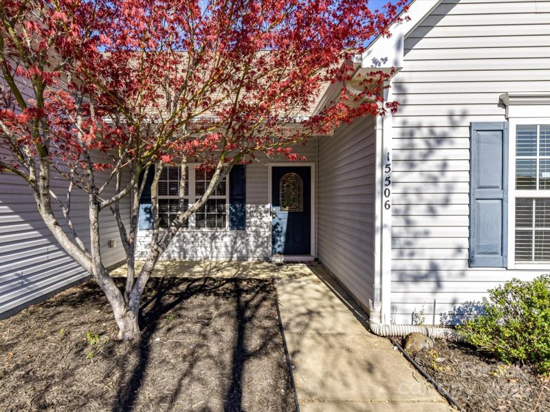 Property image 5 at 15506 Lakepoint Forest Drive, Charlotte, NC 28278