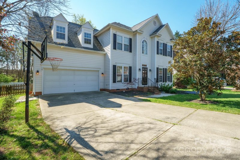 Property image 3 at 9718 Mitchell Glen Drive, Charlotte, NC 28277